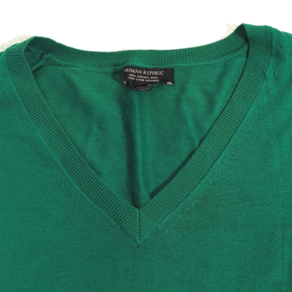 Banana Republic 100% Merino Wool Light Sweater - Picture 2 of 6